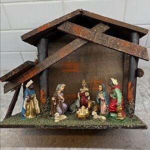 Vintage Handcrafted Nativity Scene in barn with figurines. Made in Italy.